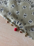Beige | Charms Oro
