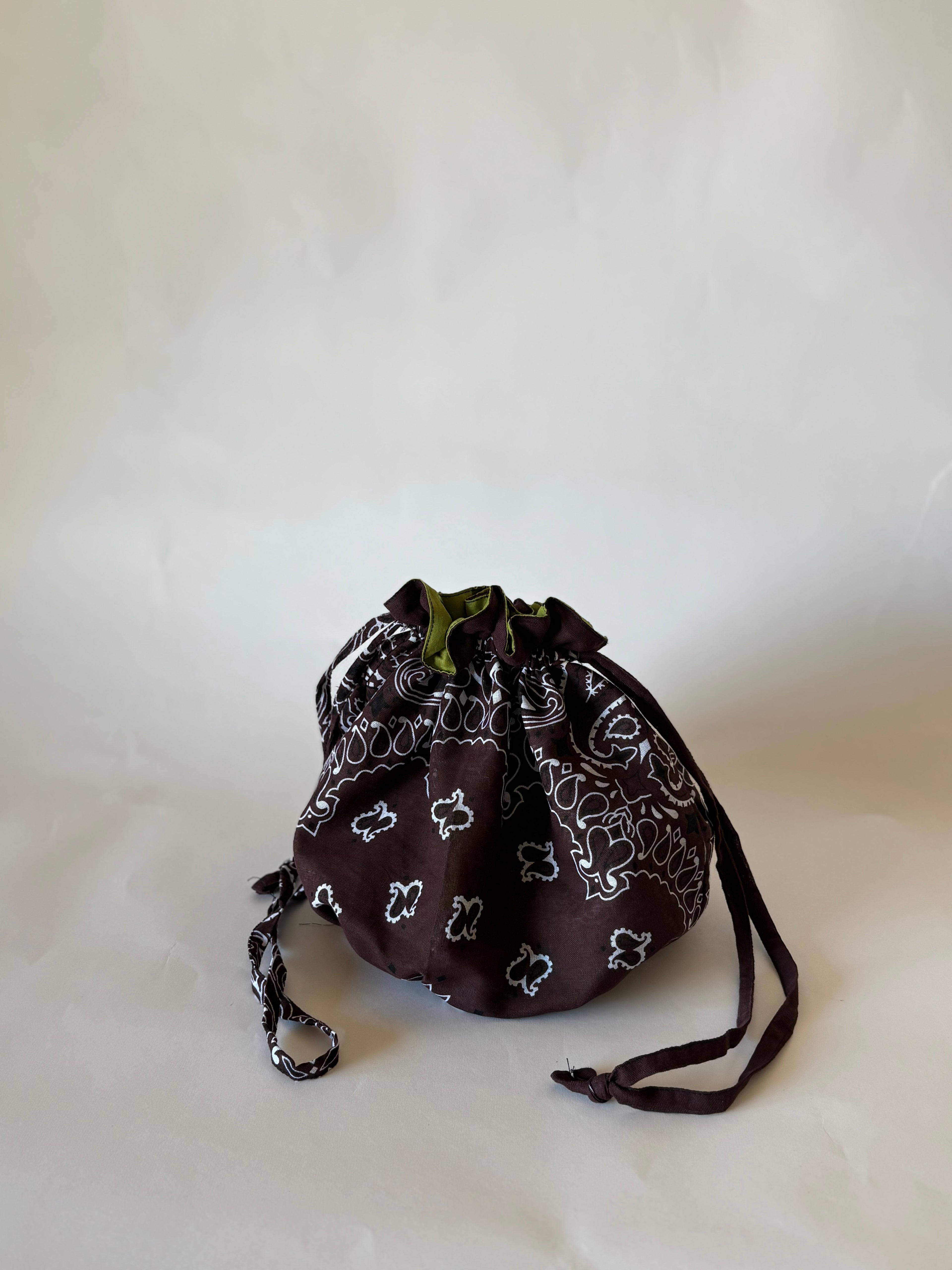 Dark Chocolate | Verde Oliva